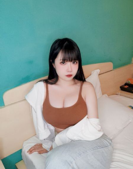 俄影《为何是你》免费观看_剧情片HD在线观看