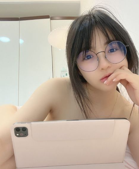 加勒比女海盗h版三部曲下_超清高清在线观看